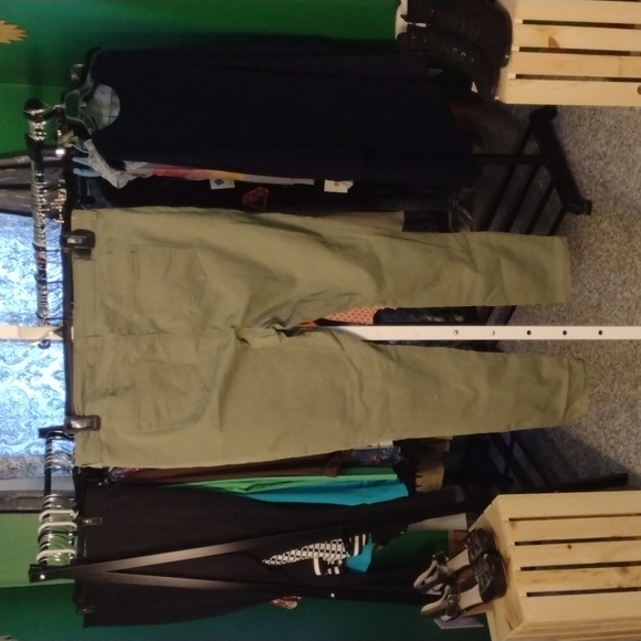 Celebrity Pink Olive green skinny pants, size 18 - Picture 2 of 4